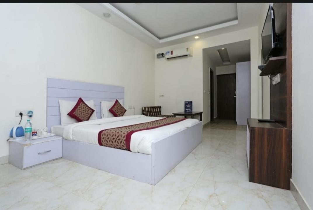 Basoya Farm 2Bhk Villla With Pool - 10 Min Away From Chattarpur ฟารีดาบัด ภายนอก รูปภาพ